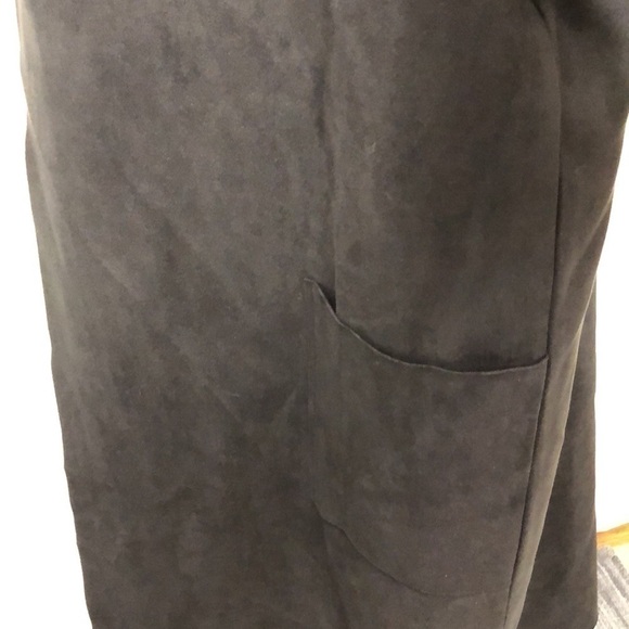 Gilmour Long Faux Suede Relaxed Blazer with Pockets - Picture 4 of 8